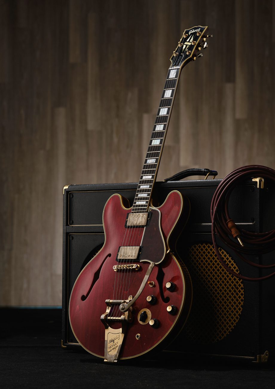 Gibson Noel Gallagher ES-335 electric guitar