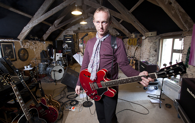 Steve Cradock at Deep Litter Studios, Start Point, Devon / AdamGasson.com