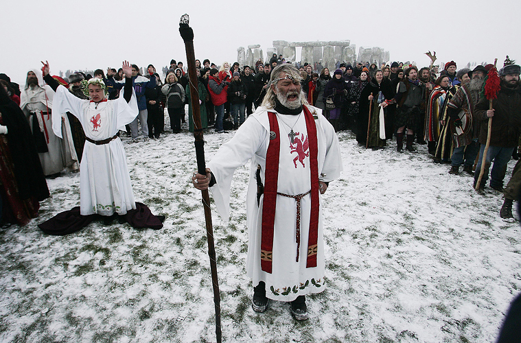 Stonehenge winter solstice by Adam Gasson / SWNS.com