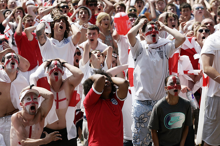 Bristol world cup fans by Adam Gasson / SWNS.com