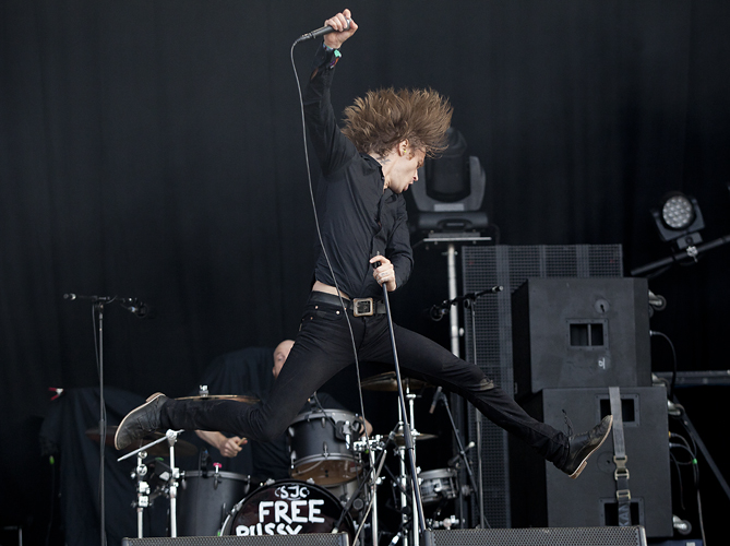 Refused at Download Festival 2012 by Adam Gasson / threesongsnoflash.net